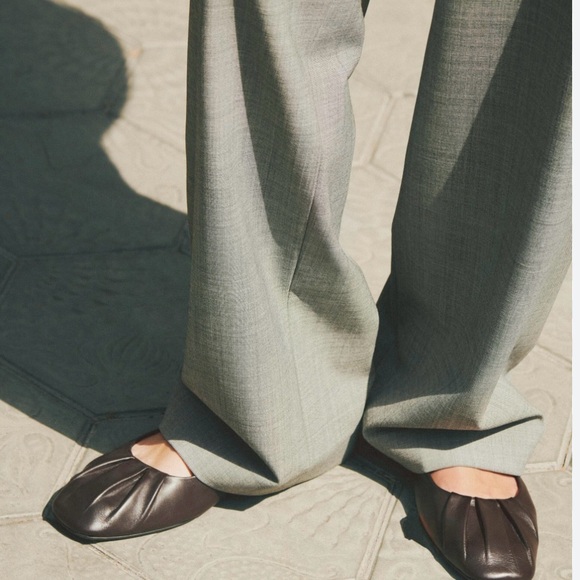 Massimo Dutti Gathered Stretch Ballet Flats in Brown - Picture 2 of 5